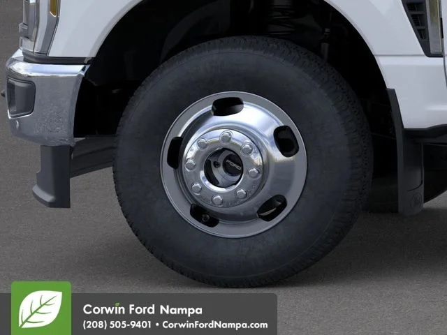 New 2026 Oxford White Ford Lariat image 19