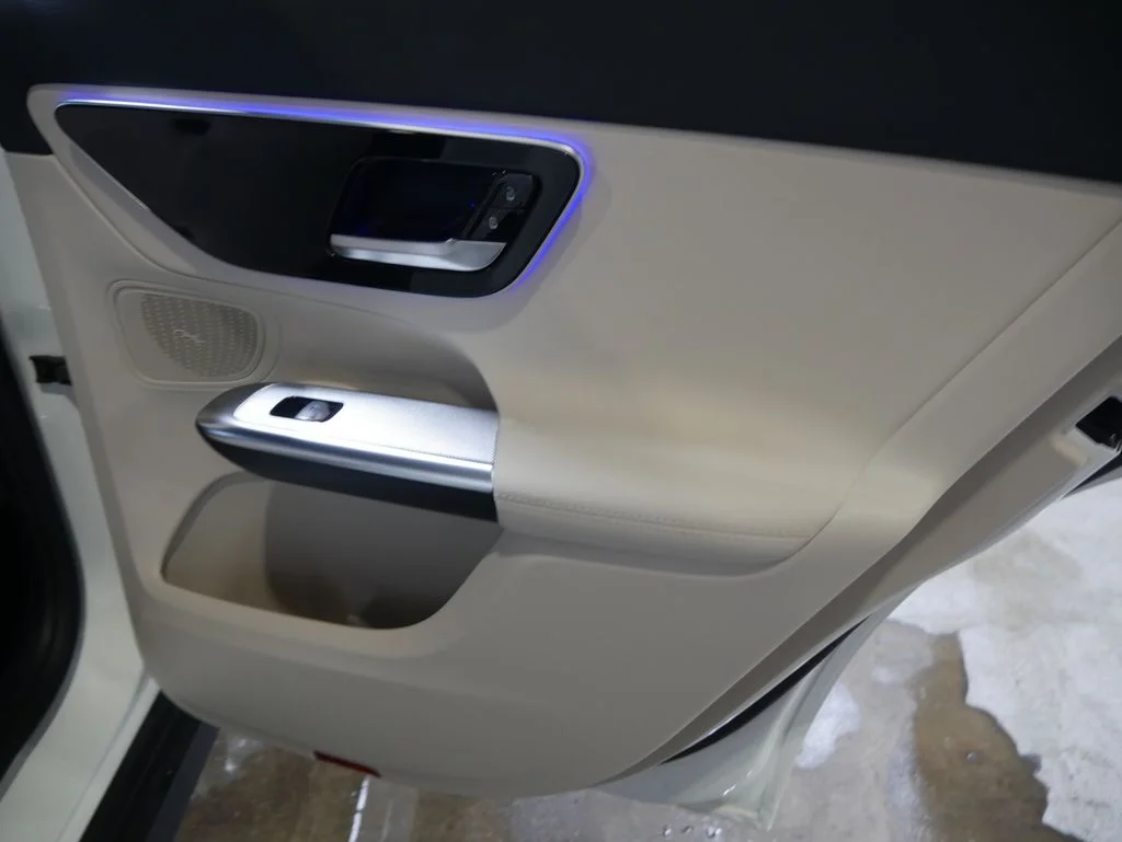 New 2026 Polar White Mercedes-Benz GLC 300 image 28