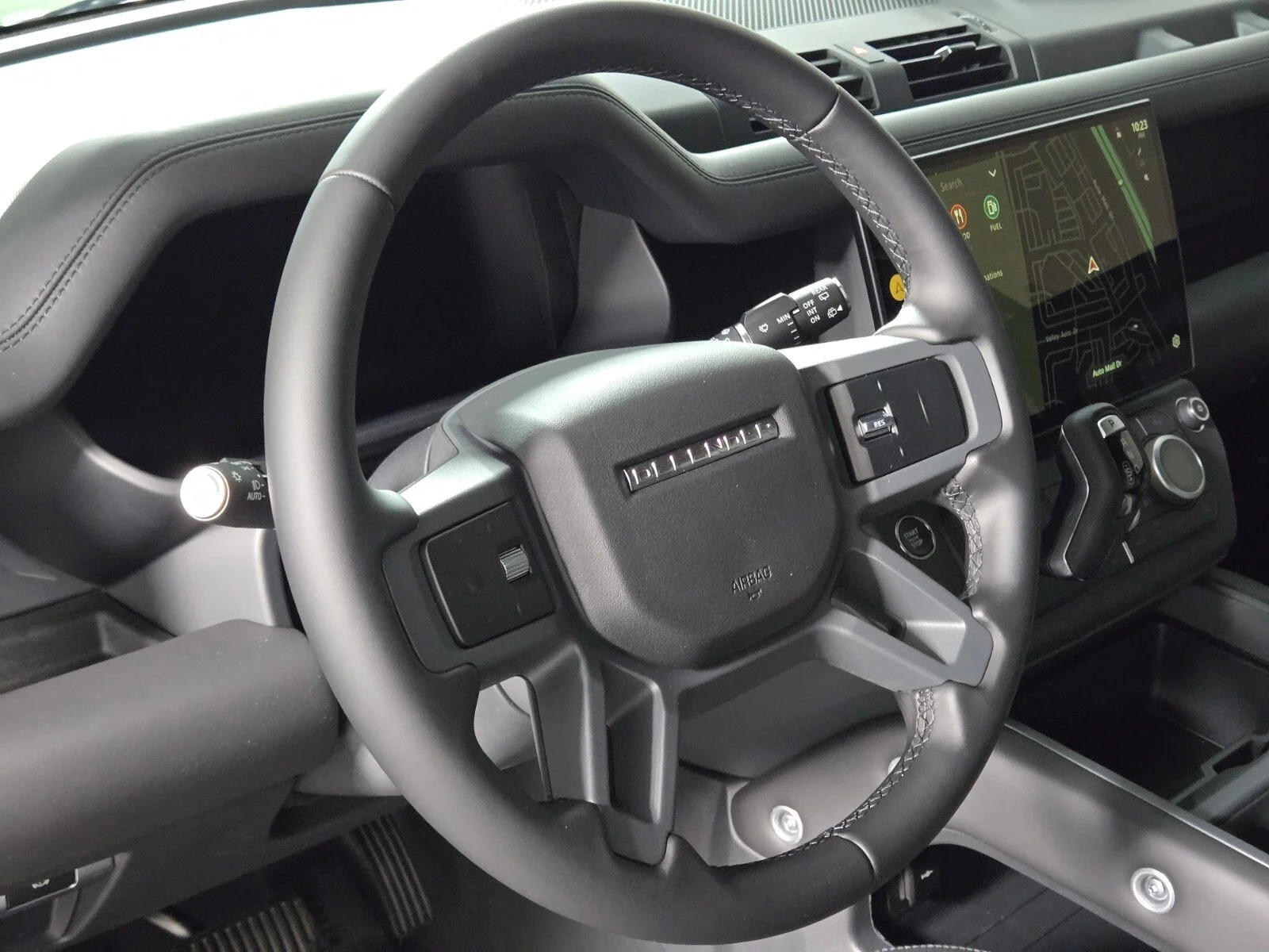 New 2026 Woolstone Green Land Rover X-Dynamic SE image 24