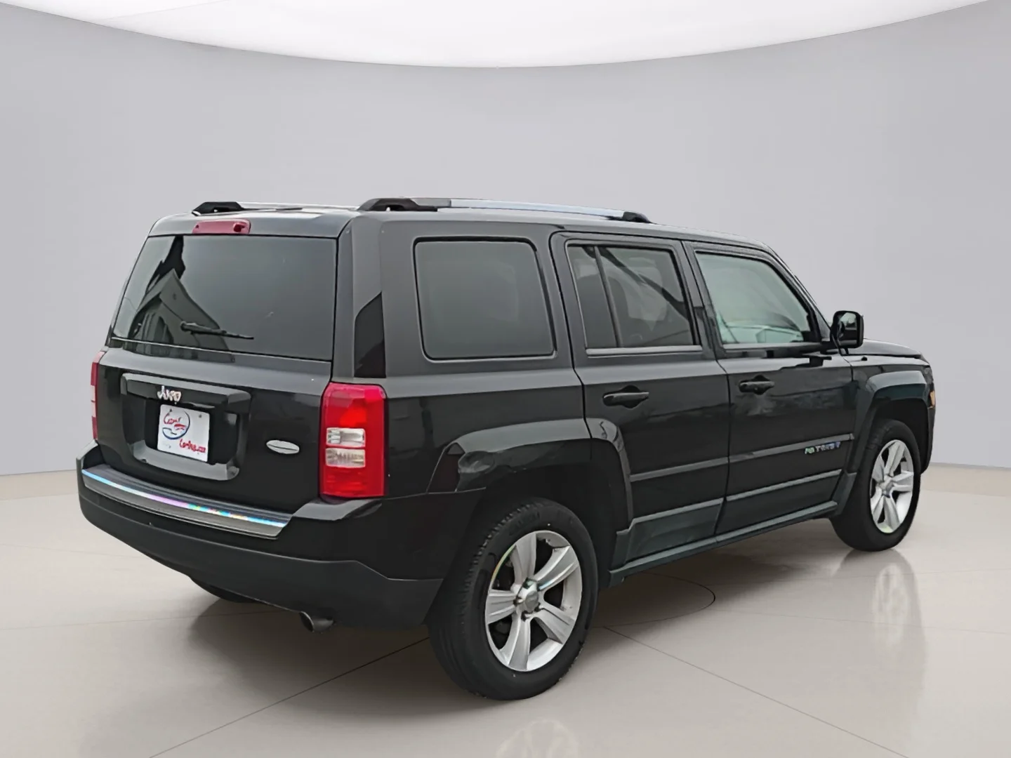Used 2011 Black Jeep LATITUDE X image 5