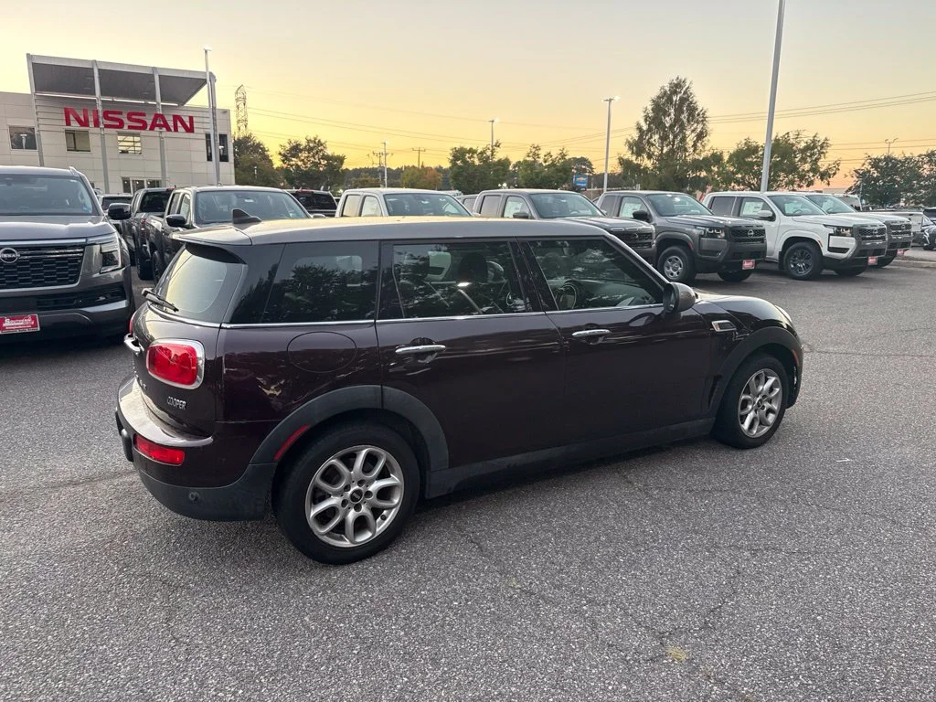 Used 2017 Red MINI Clubman image 3