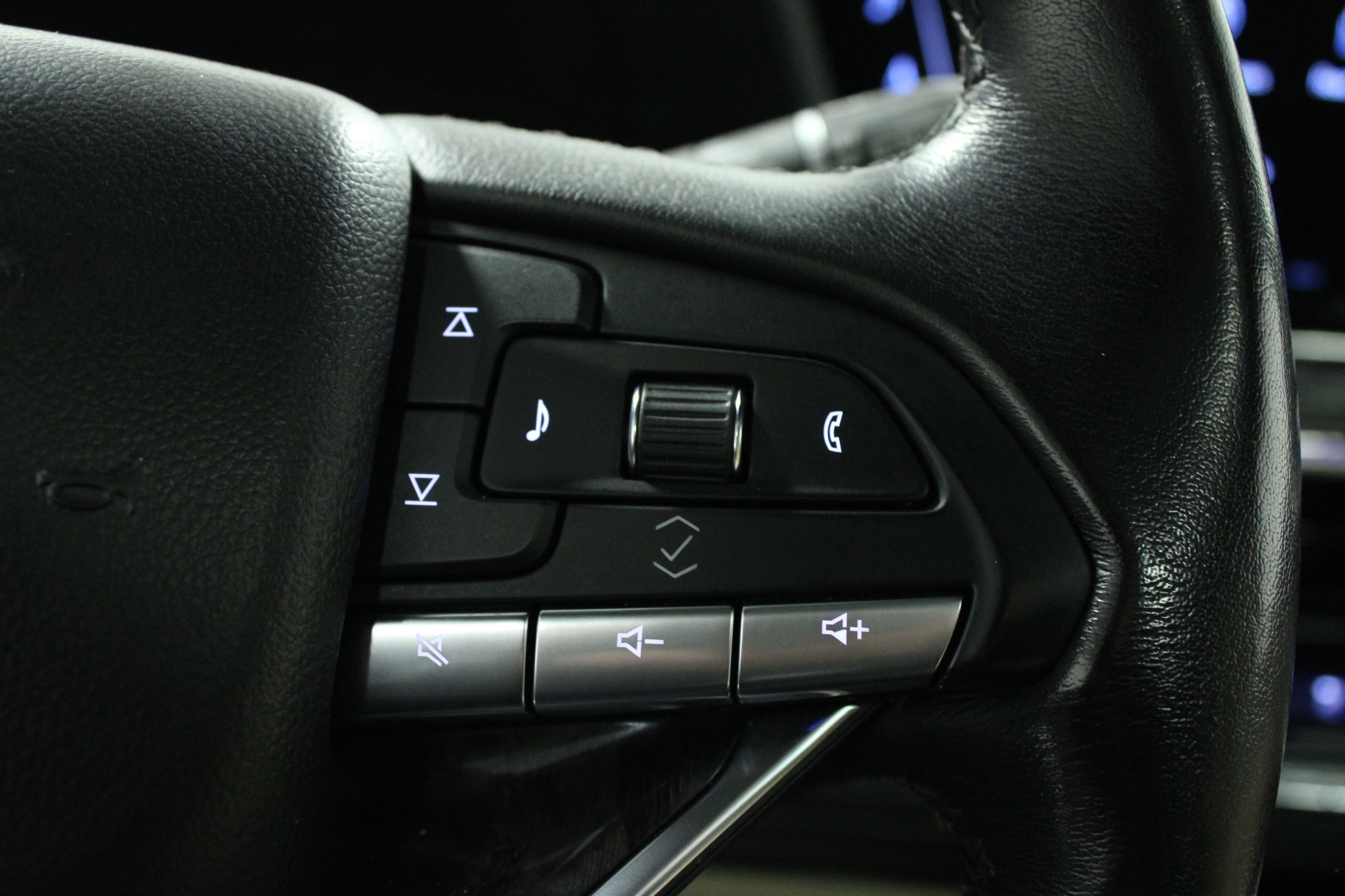 Used 2021 Satin Steel Metallic Cadillac Premium Luxury image 23
