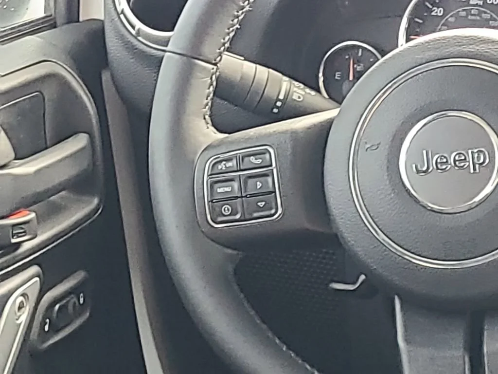 Used 2018 White Jeep Sahara 4x4 image 18