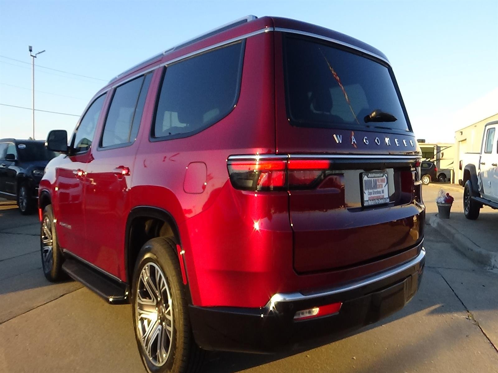 Certified Used 2025 Velvet Red Pearl Coat (prv) Jeep Series II image 10