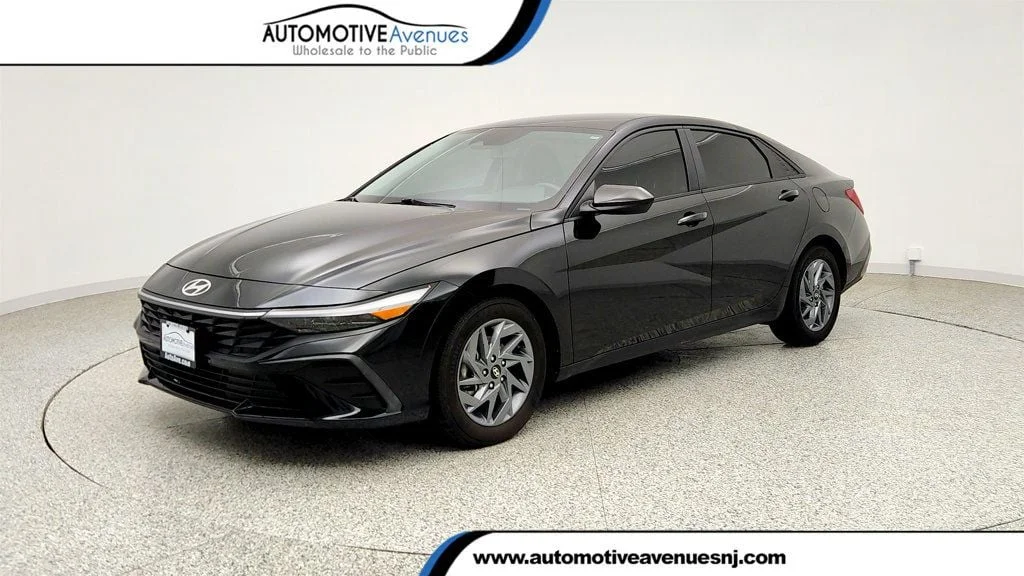 Used 2024 Abyss Black Hyundai SEL IVT image 1