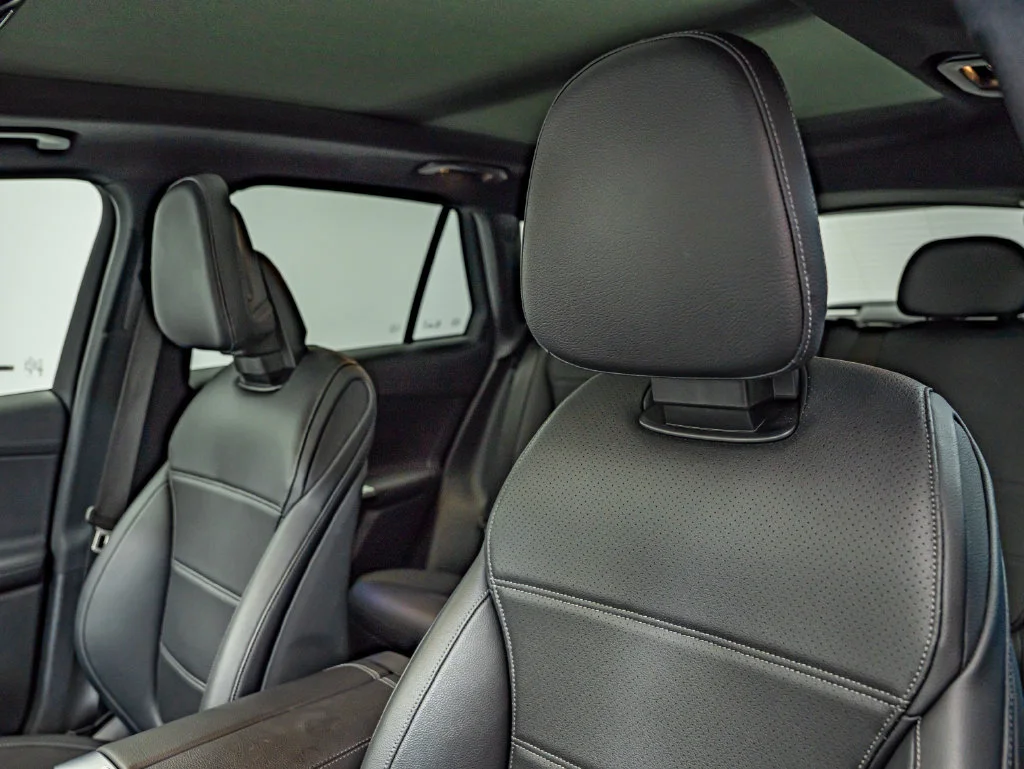 Certified Used 2025 Black Mercedes-Benz GLC 300 image 29