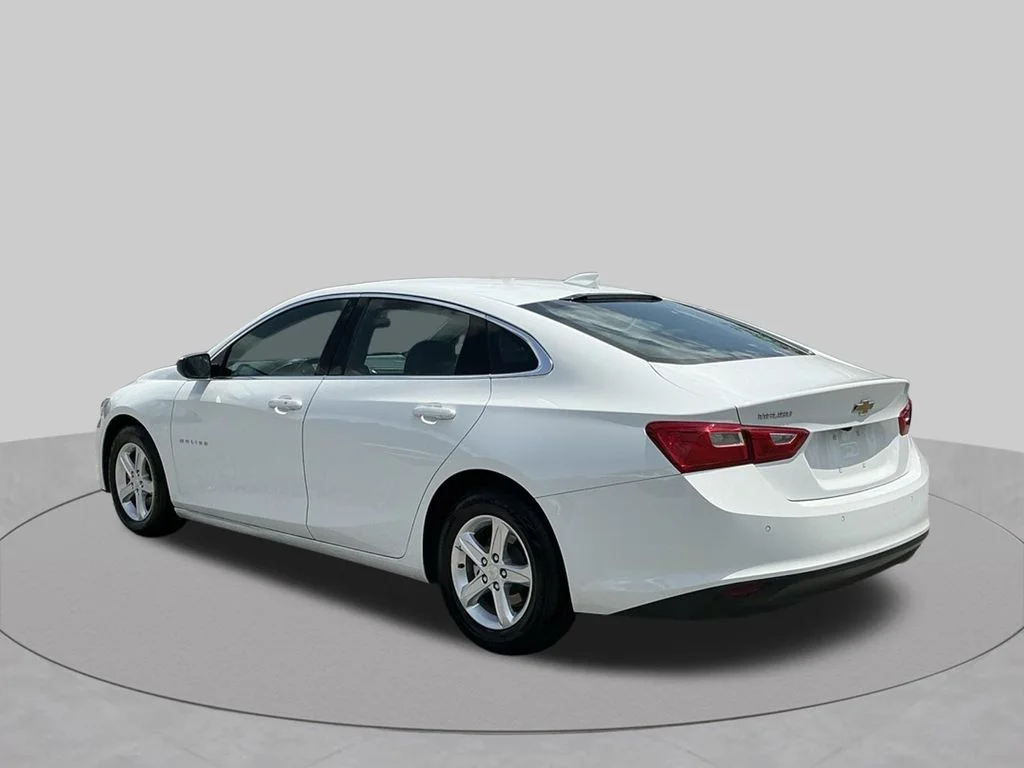 Used 2024 White Chevrolet LT image 8