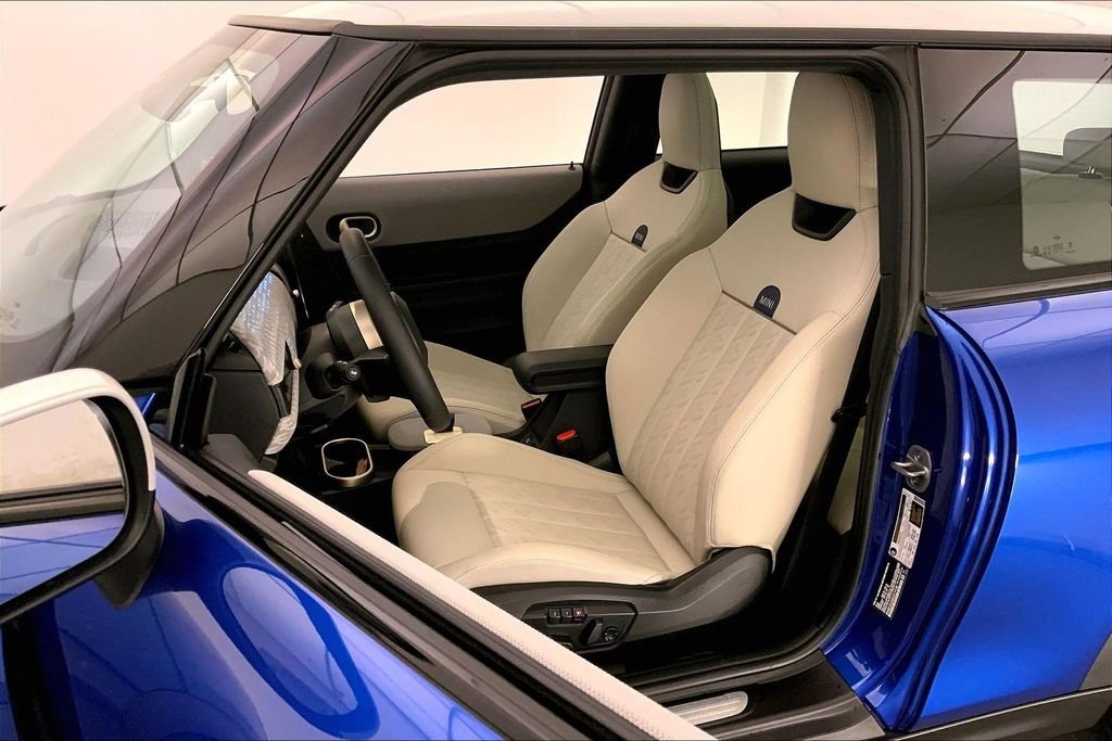 Used 2025 Blazing Blue Metallic MINI  image 13