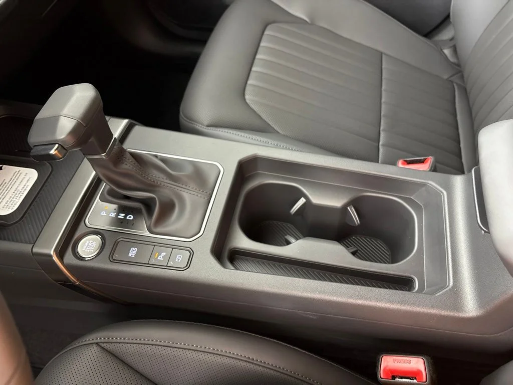 New 2027 Terrain Brown / Black Roof Kia X-Line S image 40