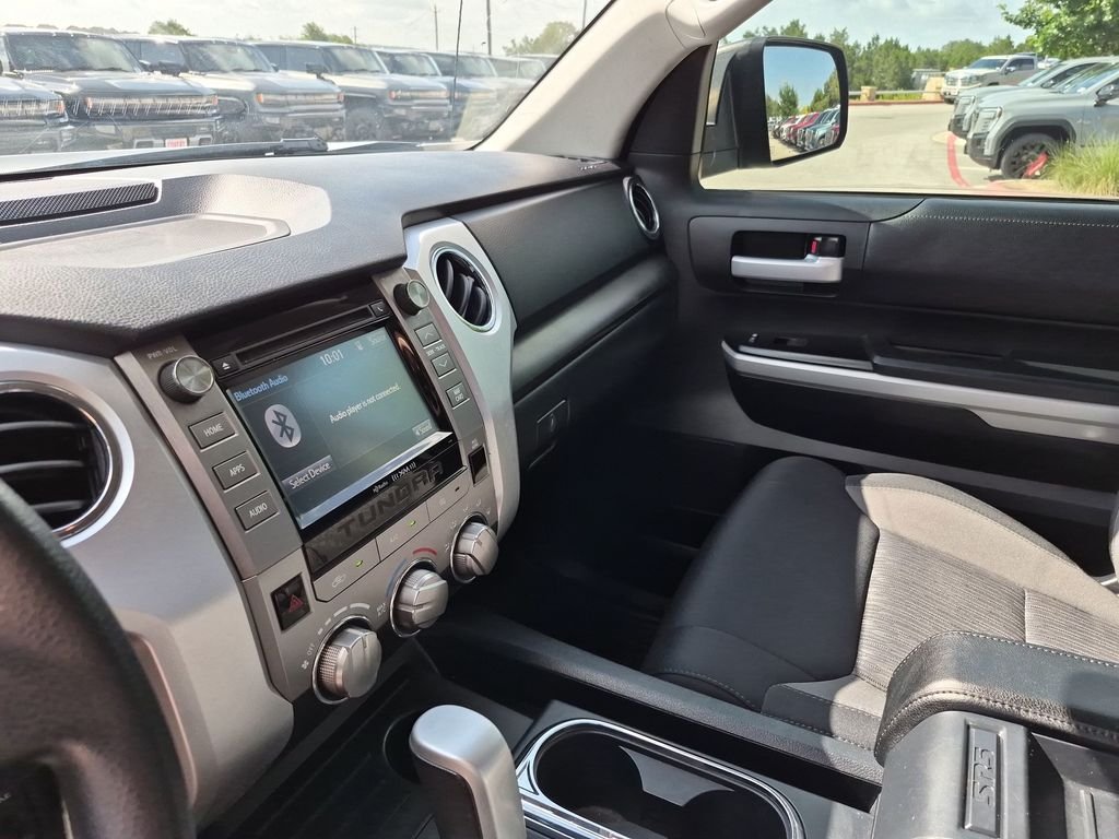 Used 2019 Gray Toyota SR5 image 27