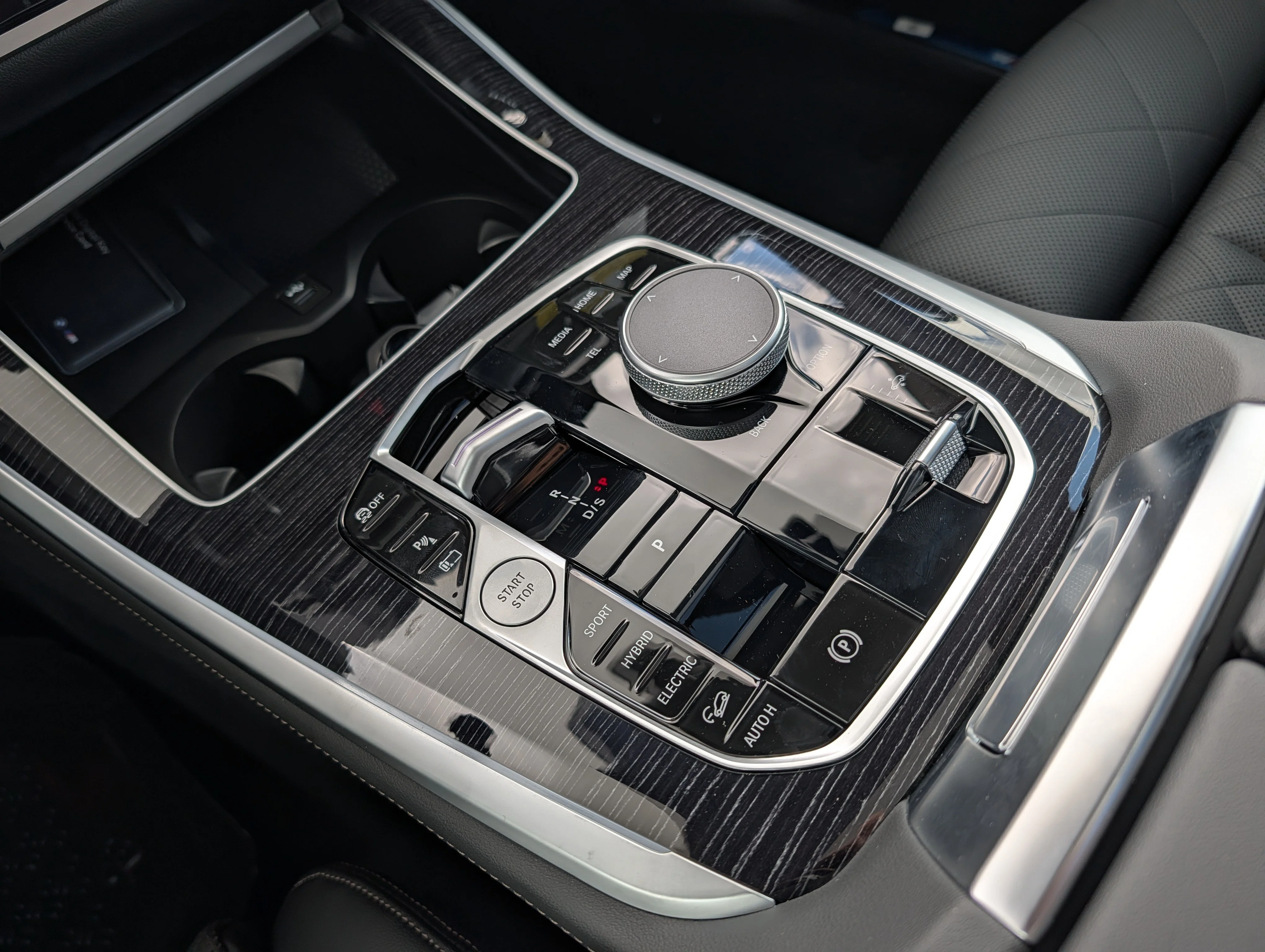 New 2026 Black Sapphire Metallic BMW xDrive50e image 11