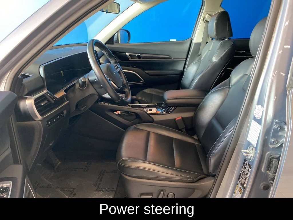 Used 2025 Silver Kia S image 11