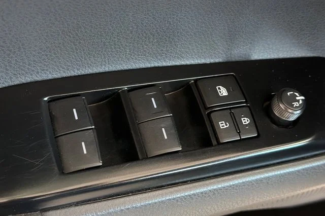 Used 2025 Ice Cap Toyota SE image 16