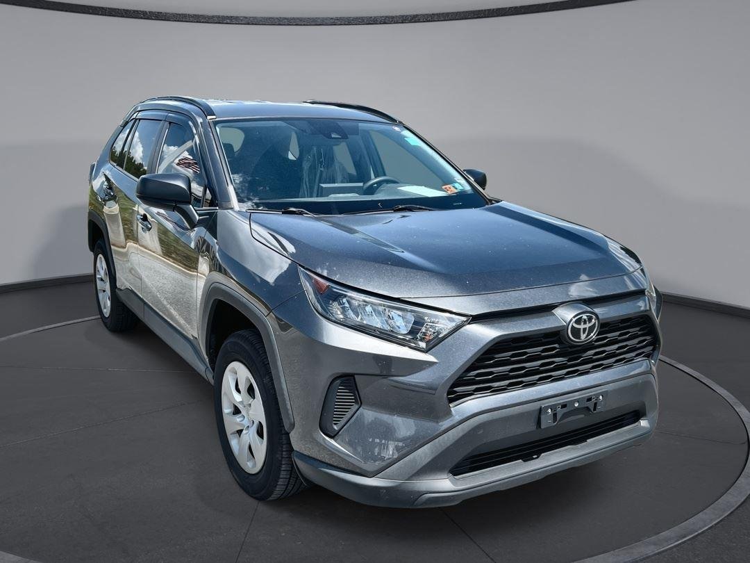 2020 Toyota RAV4 LE FWD's photo
