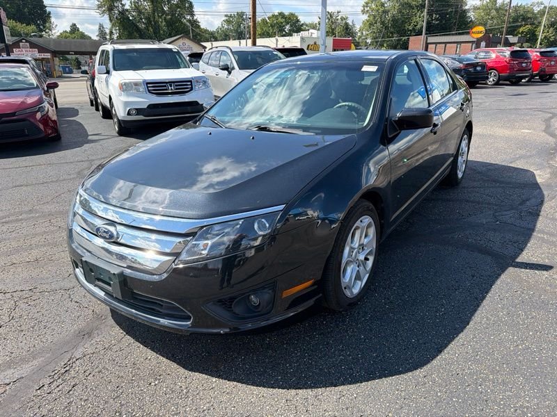 Used 2011 Black Ford SE image 3