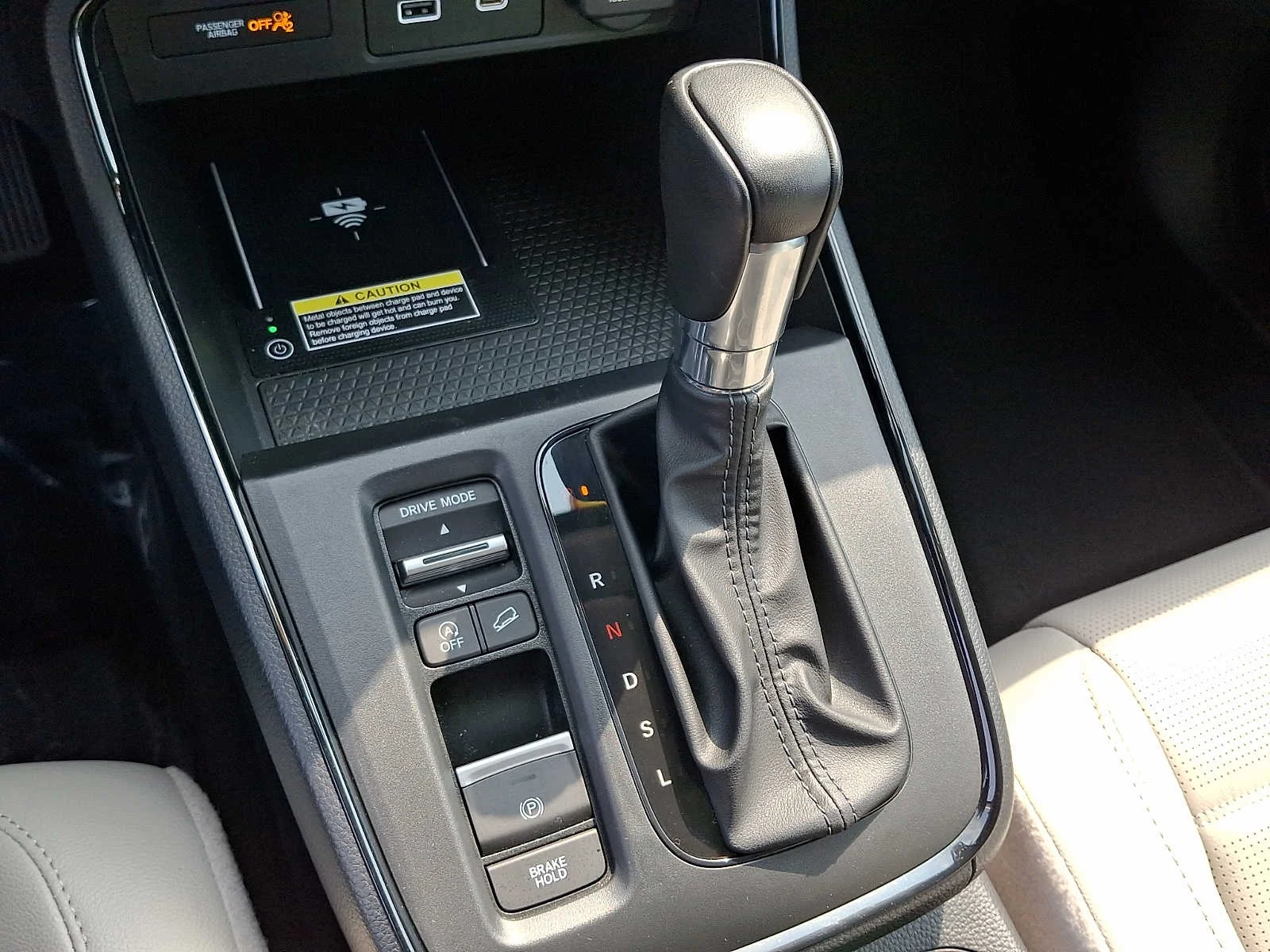 Used 2024 Platinum White Pearl Honda EX-L image 15