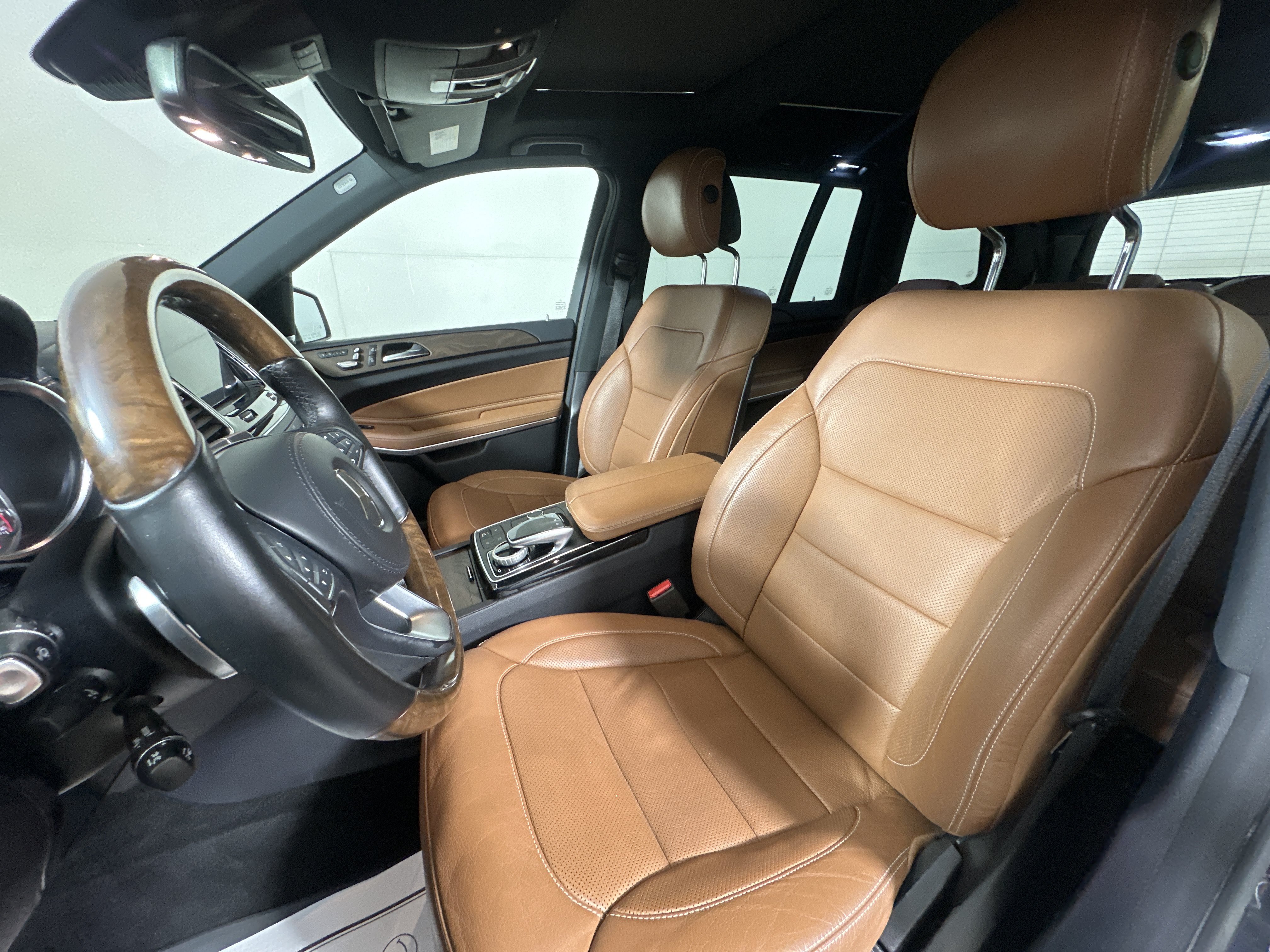 Used 2017  Mercedes-Benz GLS 550 image 9