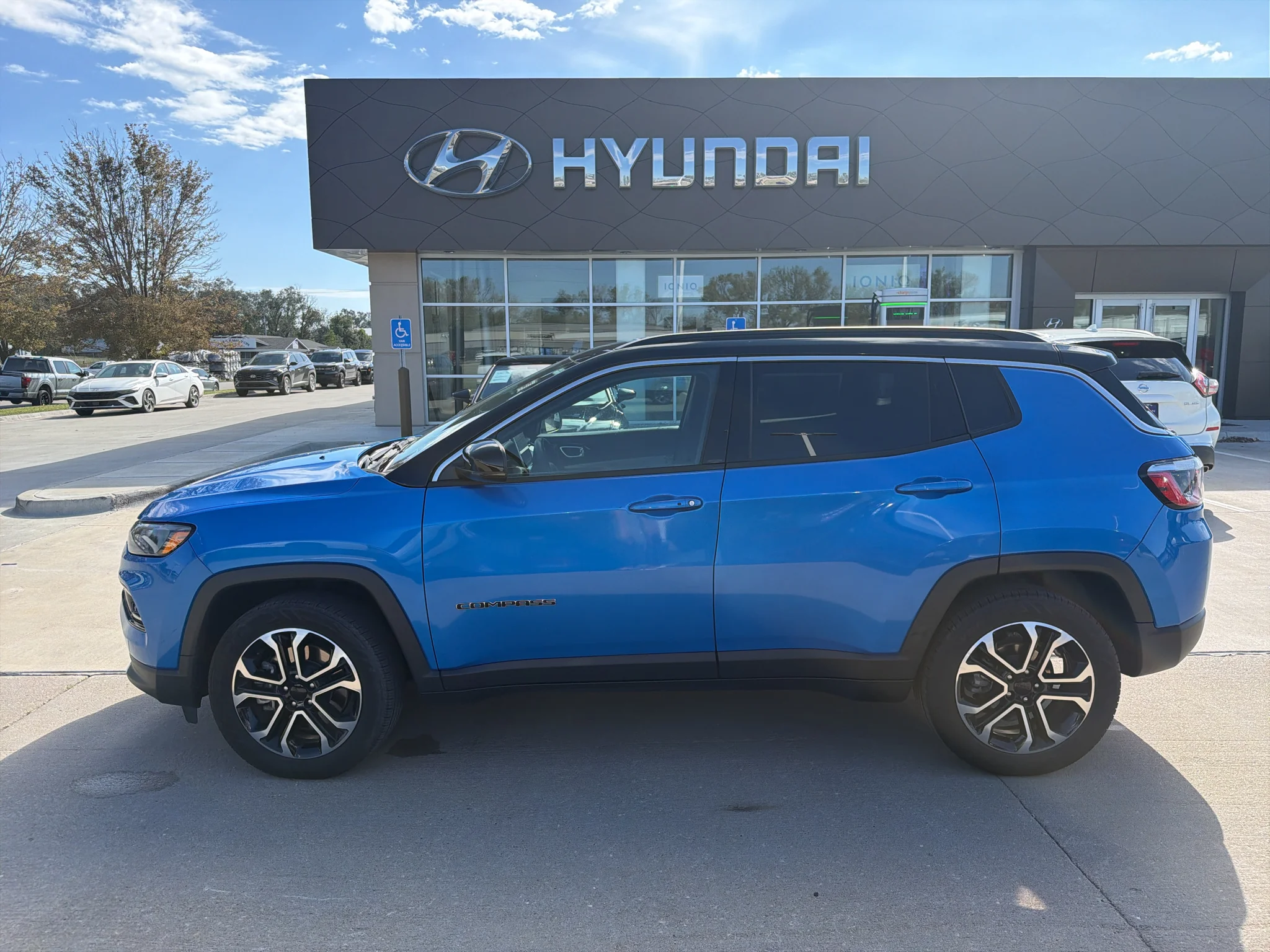 Used 2024 Blue Jeep Limited image 4