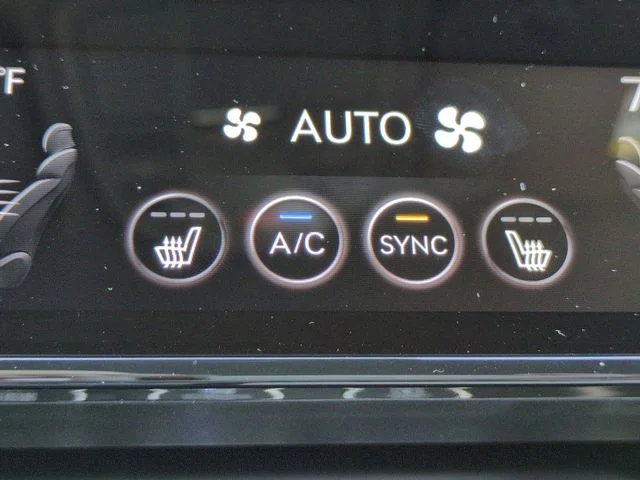 Used 2025 Silver Genesis 2.5T image 18