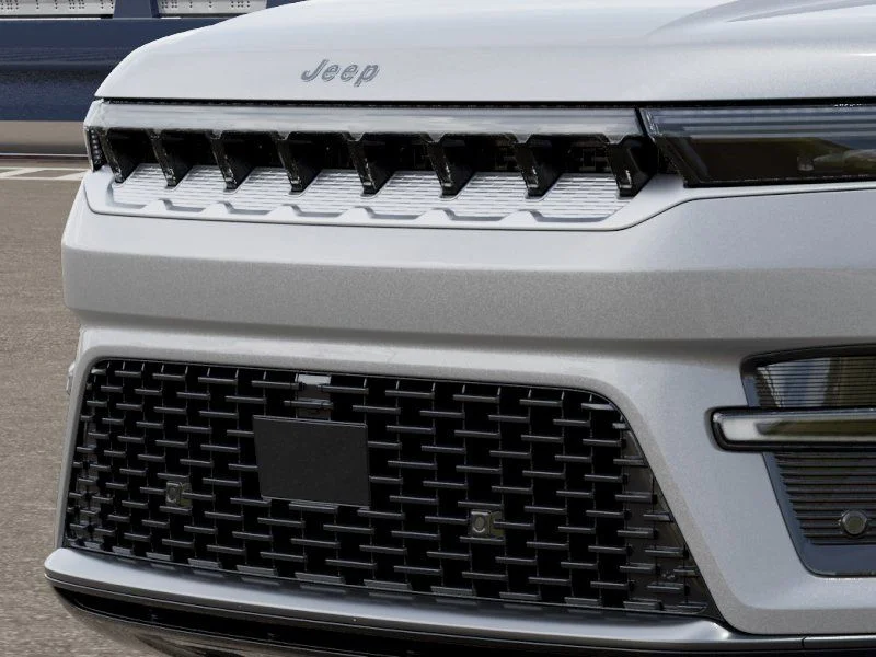 New 2026 Silver-Zynith Exterior Paint Jeep  image 12