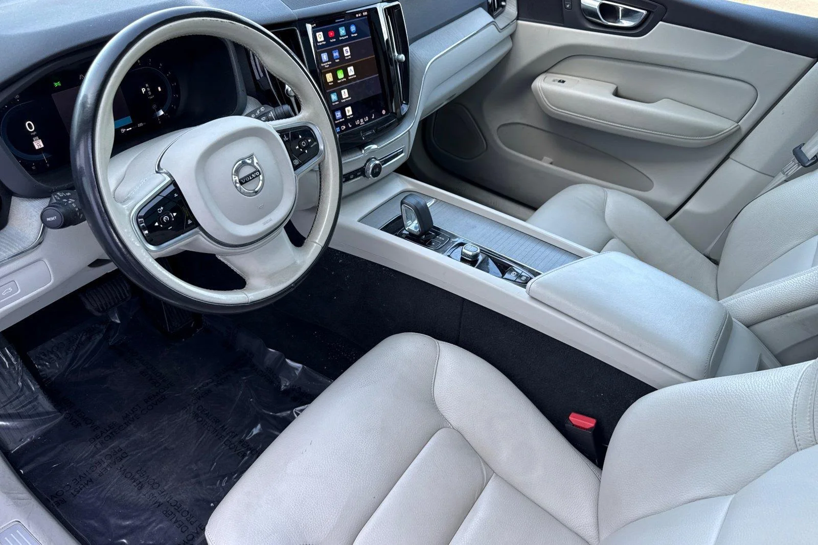 Used 2023 Silver Dawn Metallic Volvo Plus Dark Theme image 10