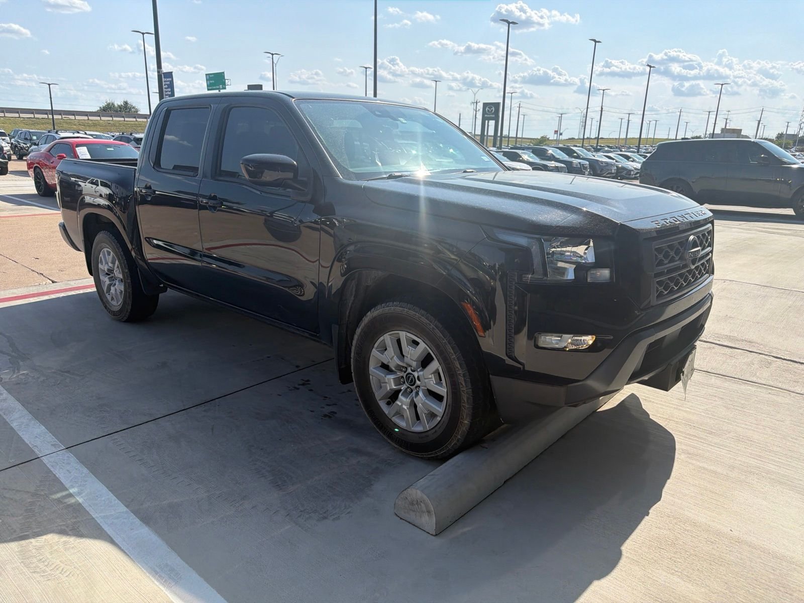 Used 2022 Super Black Nissan SV image 3