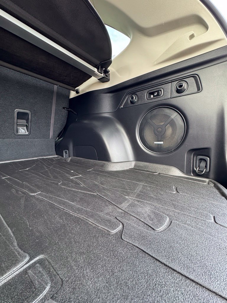 Used 2019 Ice Silver Metallic Subaru Touring image 12