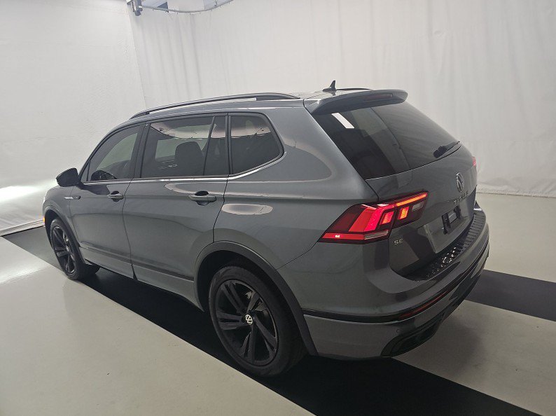 Used 2024 Platinum Gray Metallic Volkswagen 2.0T SE R-Line Black image 4