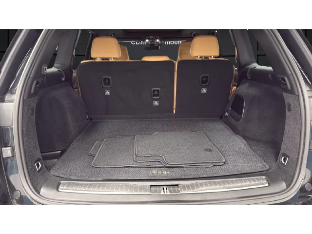 Used 2024 Diamond Black Jeep Summit image 25