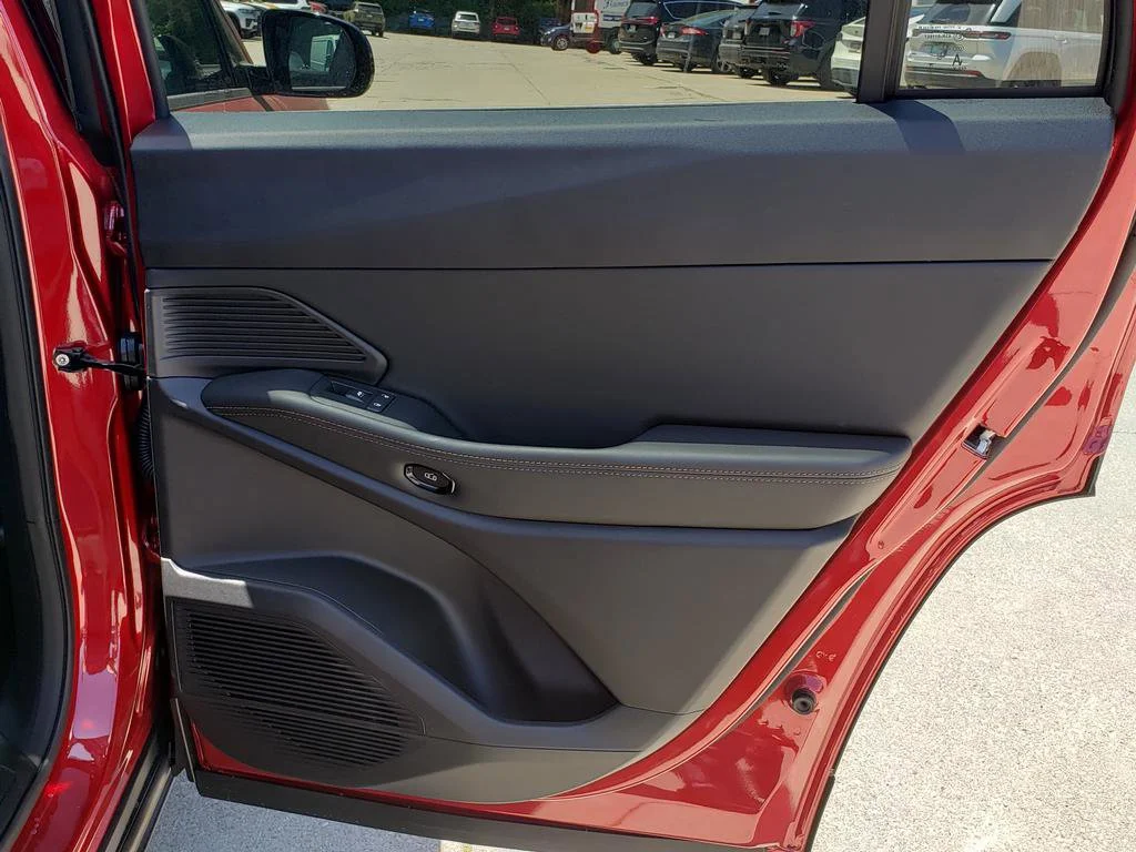 New 2026 Red Hot Pearl-Coat Exterior Paint Jeep Limited image 19