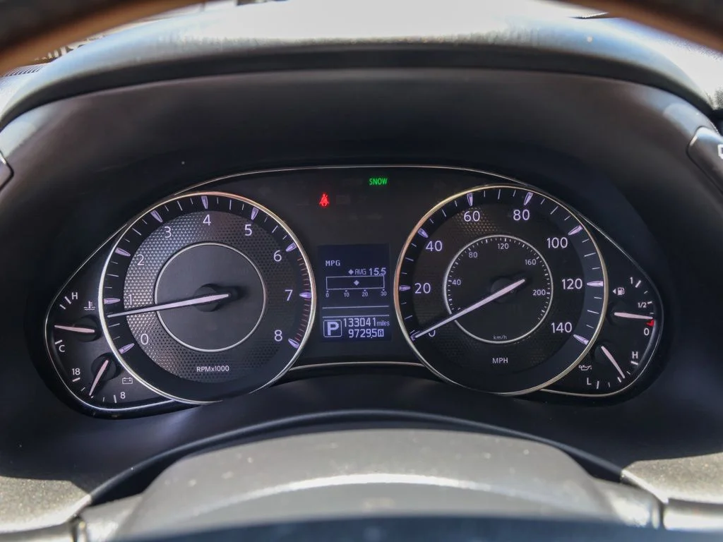 Used 2018 Brown Nissan SL image 25