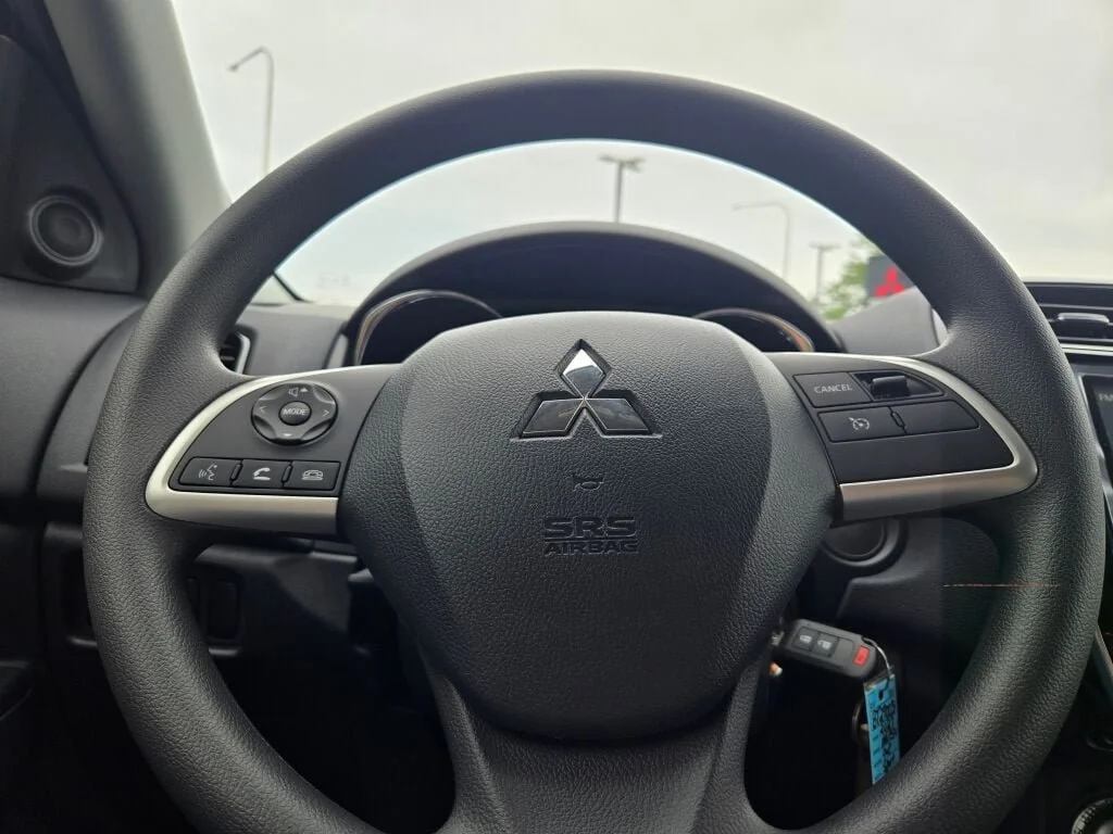 New 2027 Gray Mitsubishi 2.0 ES AWC image 25