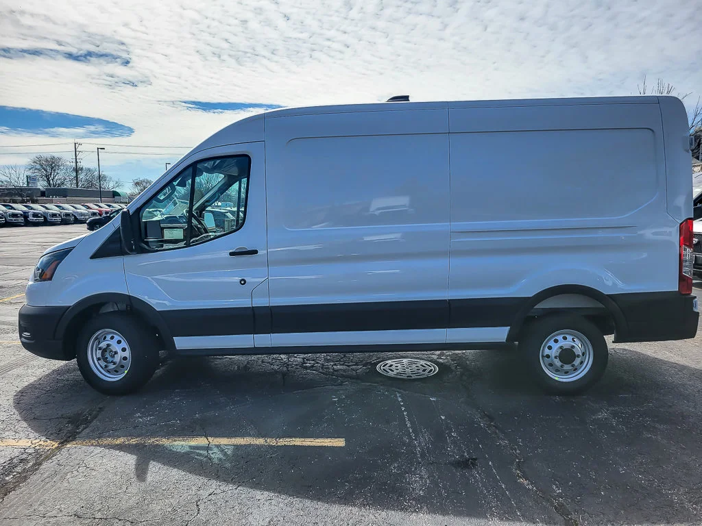 New 2026 Oxford White Ford Cargo Van image 7