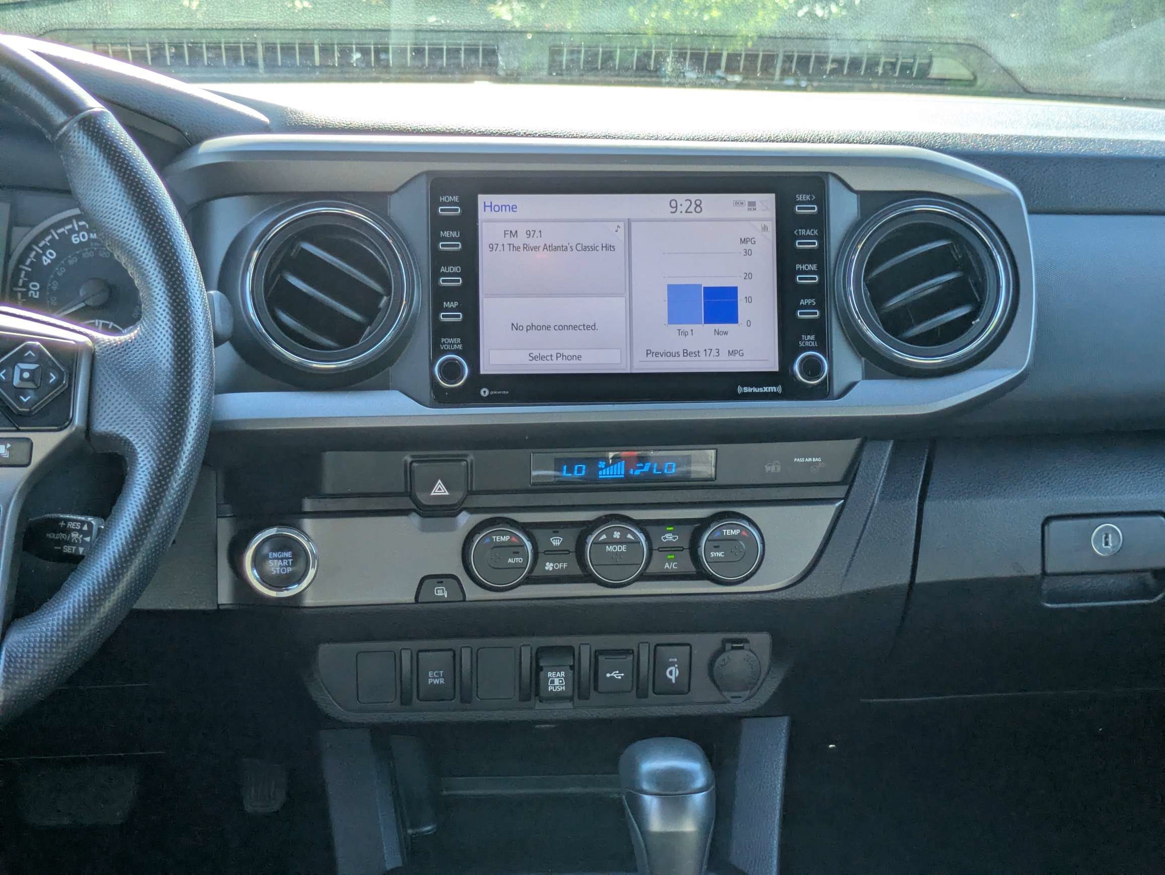 Used 2023 White Toyota  image 18