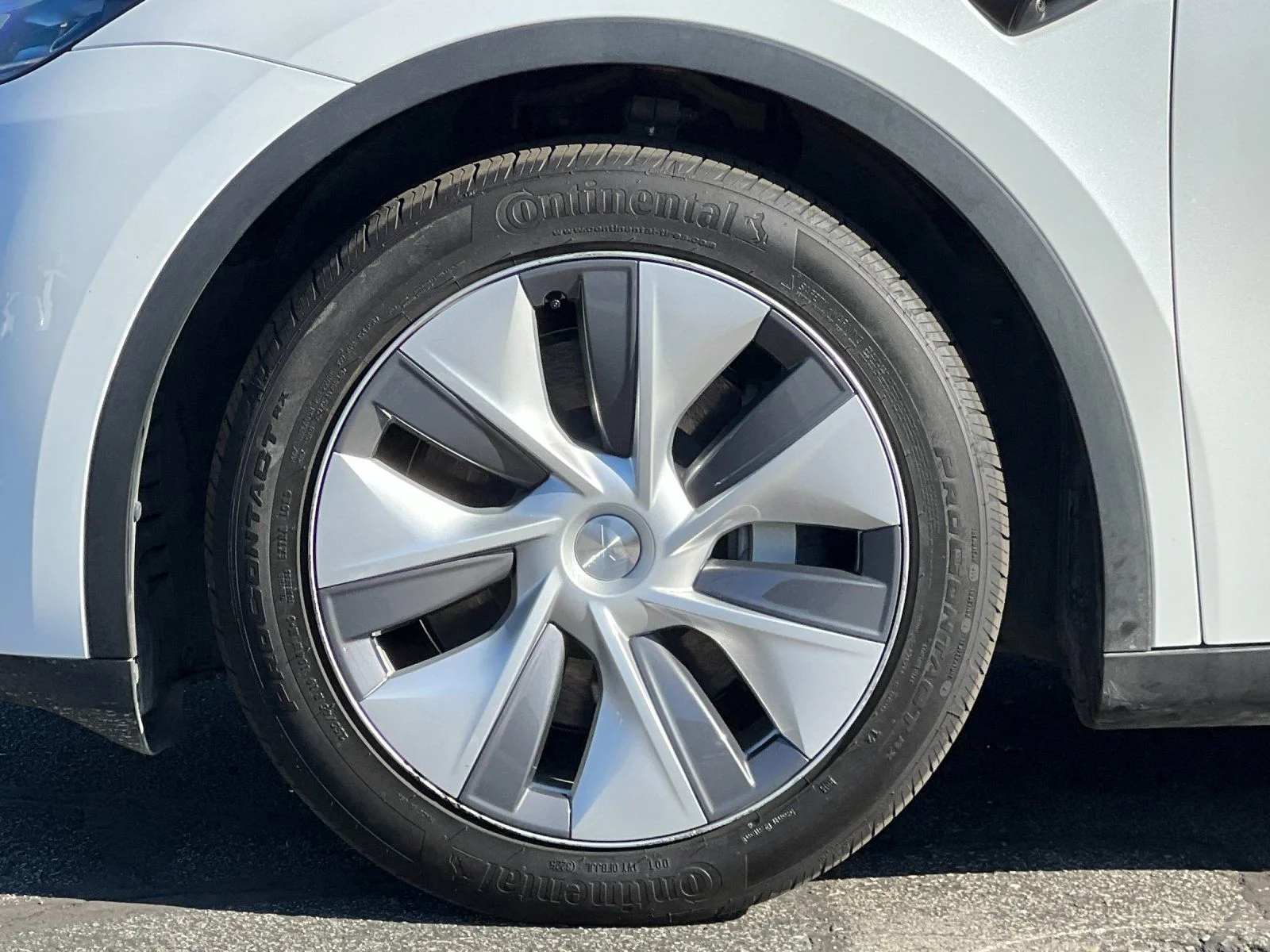 Used 2023 White Tesla Long Range image 24