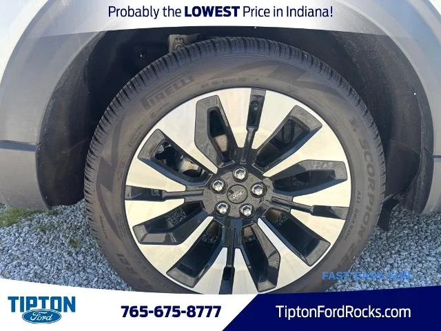 New 2026 Star White Metallic Tri-Coat Ford Platinum™ image 24