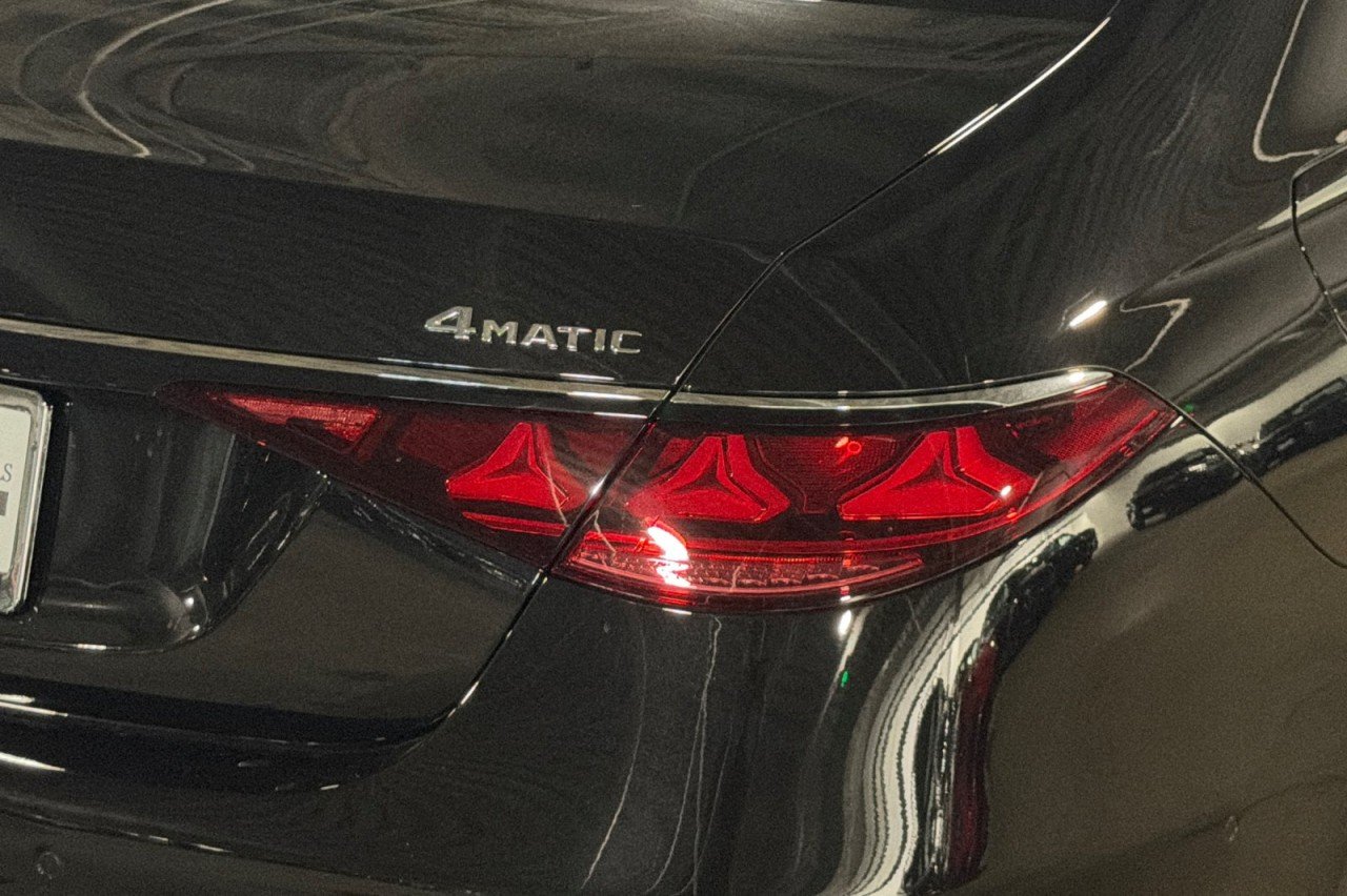 New 2027 Obsidian Black Metallic Mercedes-Benz S 580 4MATIC® Sedan image 25