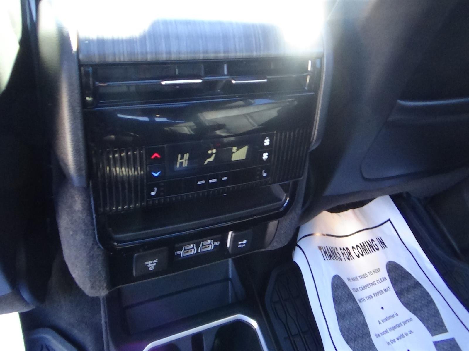 Used 2023 Bright White Clear Coat (pw7) Jeep Series II image 17