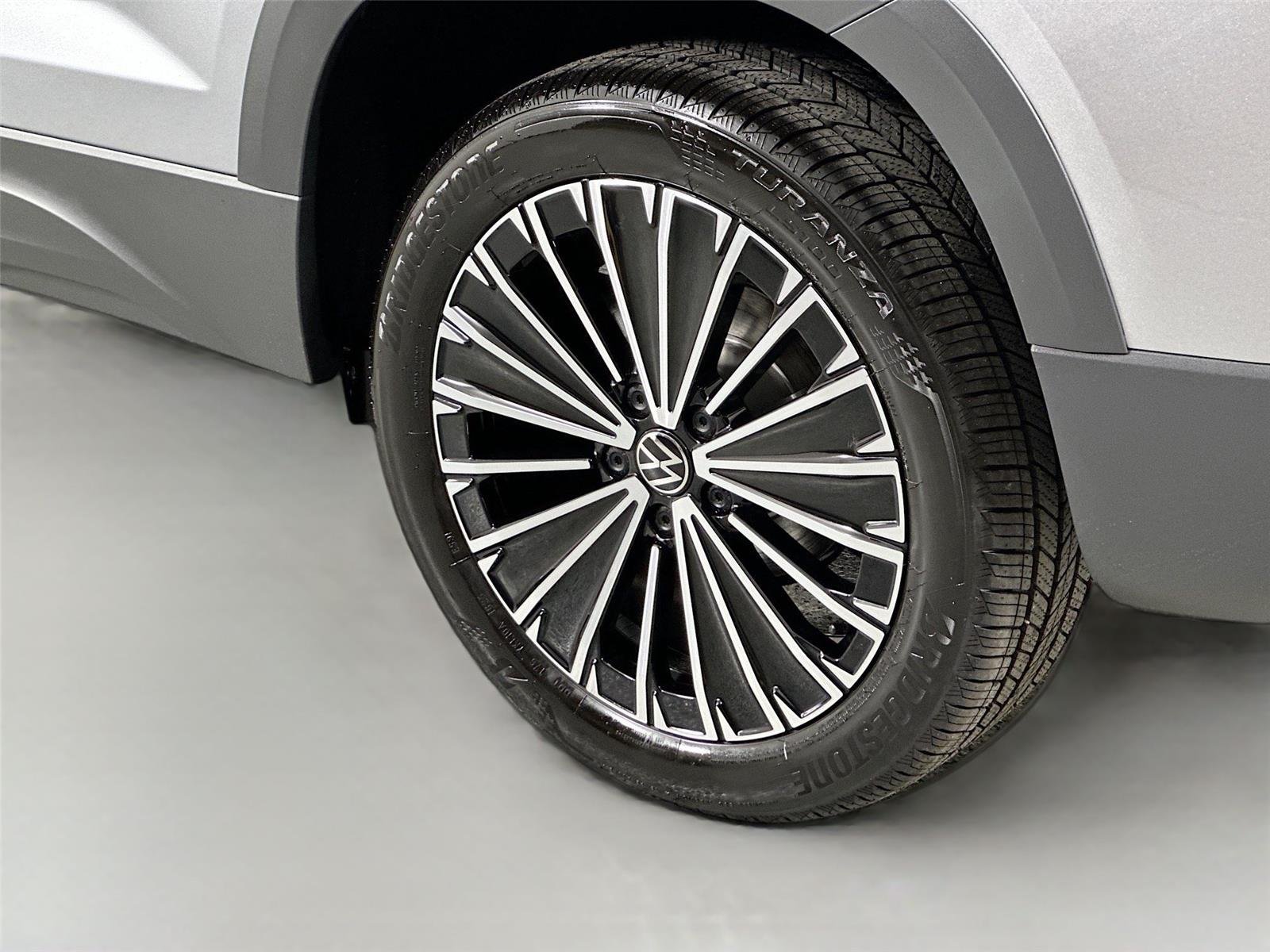 2025 Volkswagen Taos SE - Photo 8