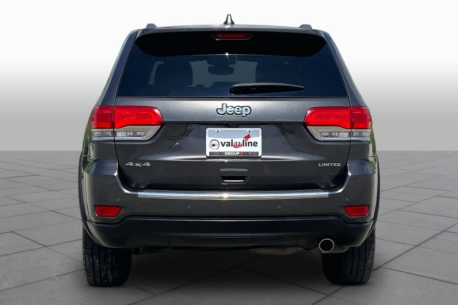 Used 2017 Granite Crystal Metallic Clearcoat Jeep Limited image 5