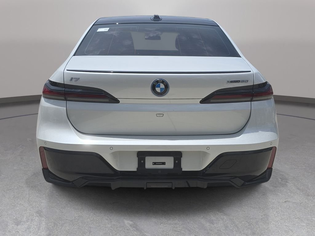 Certified Used 2023 Mineral White Metallic BMW xDrive60 image 6