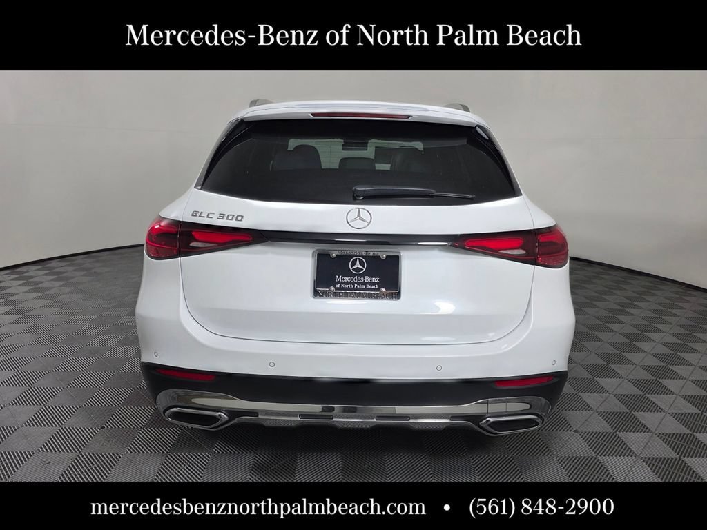 New 2026 MANUFAKTUR Moonlight White Metallic Mercedes-Benz GLC 300 image 34