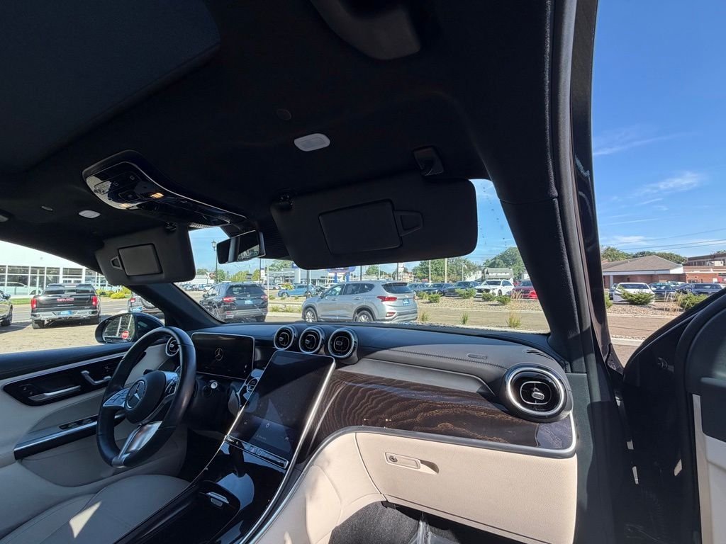Used 2023 Blue Mercedes-Benz GLC 300 image 9