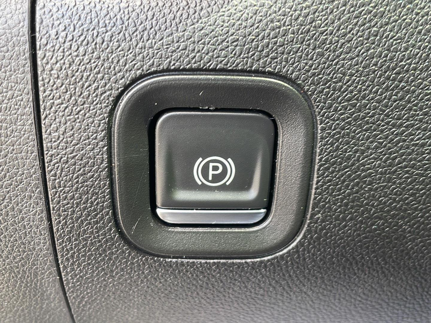 Used 2020 Onyx Black GMC Elevation image 19