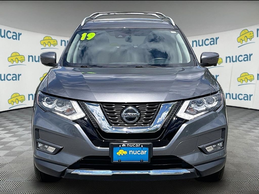 Used 2019 Gun Metallic Nissan SL image 2