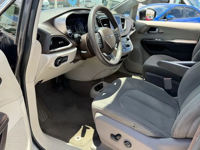 2017 Chrysler Pacifica Touring - Photo 6