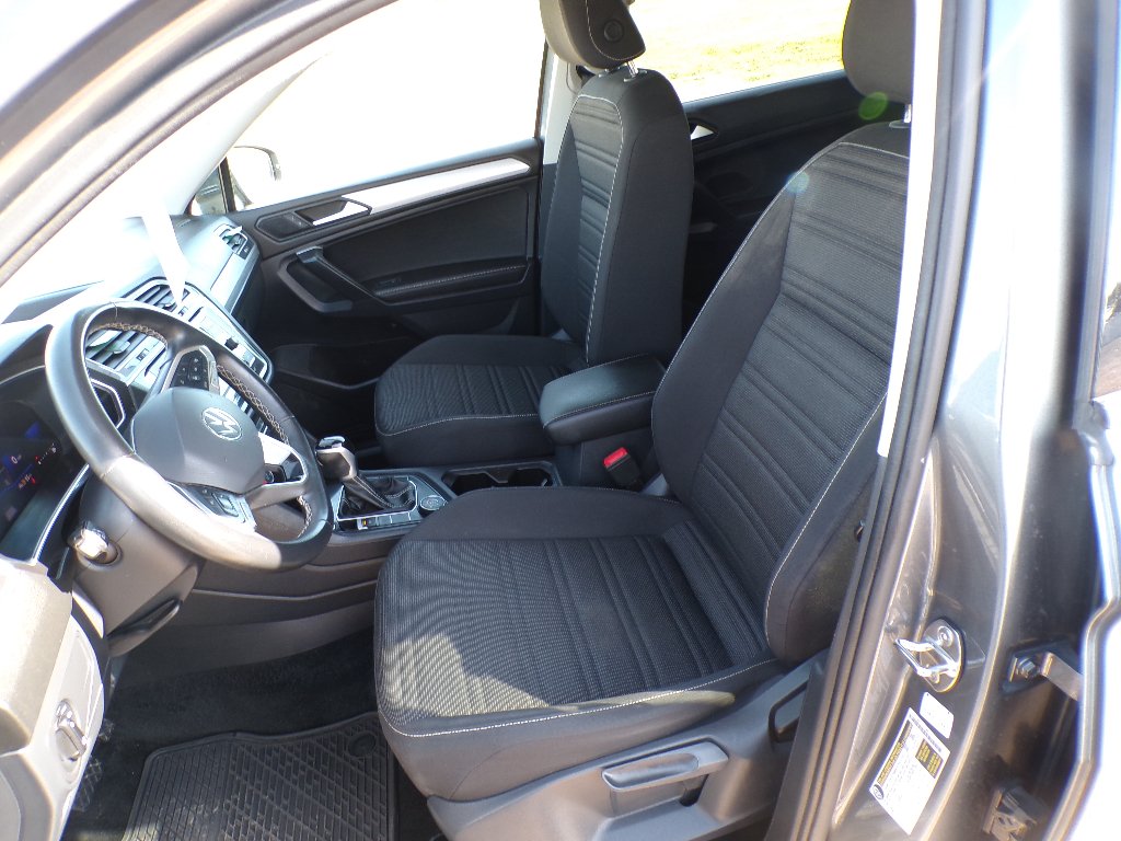 Used 2024 Platinum Gray Metallic Volkswagen S image 18