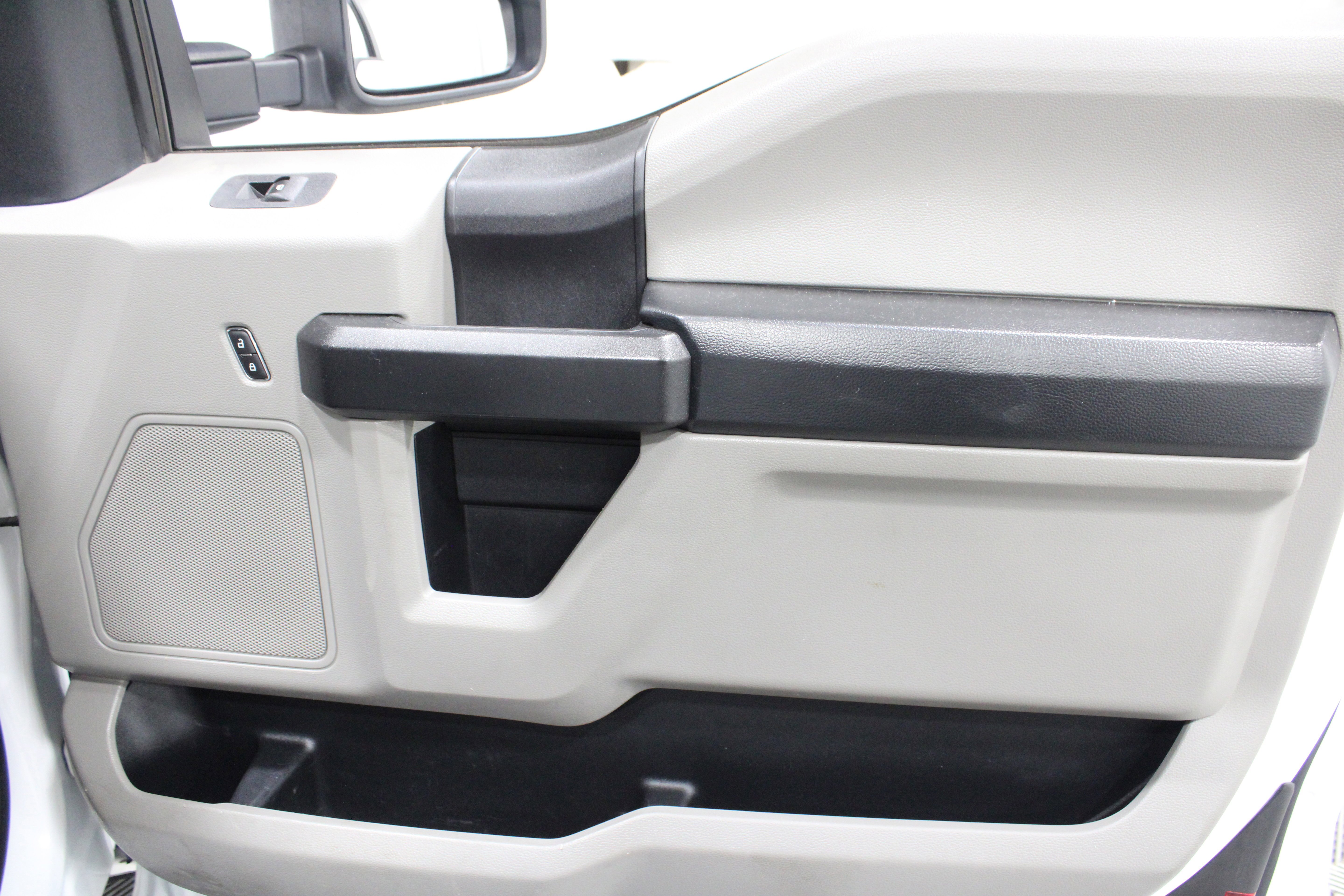 2020 Ford F-350 Super Duty Chassis Cab XL - Photo 21