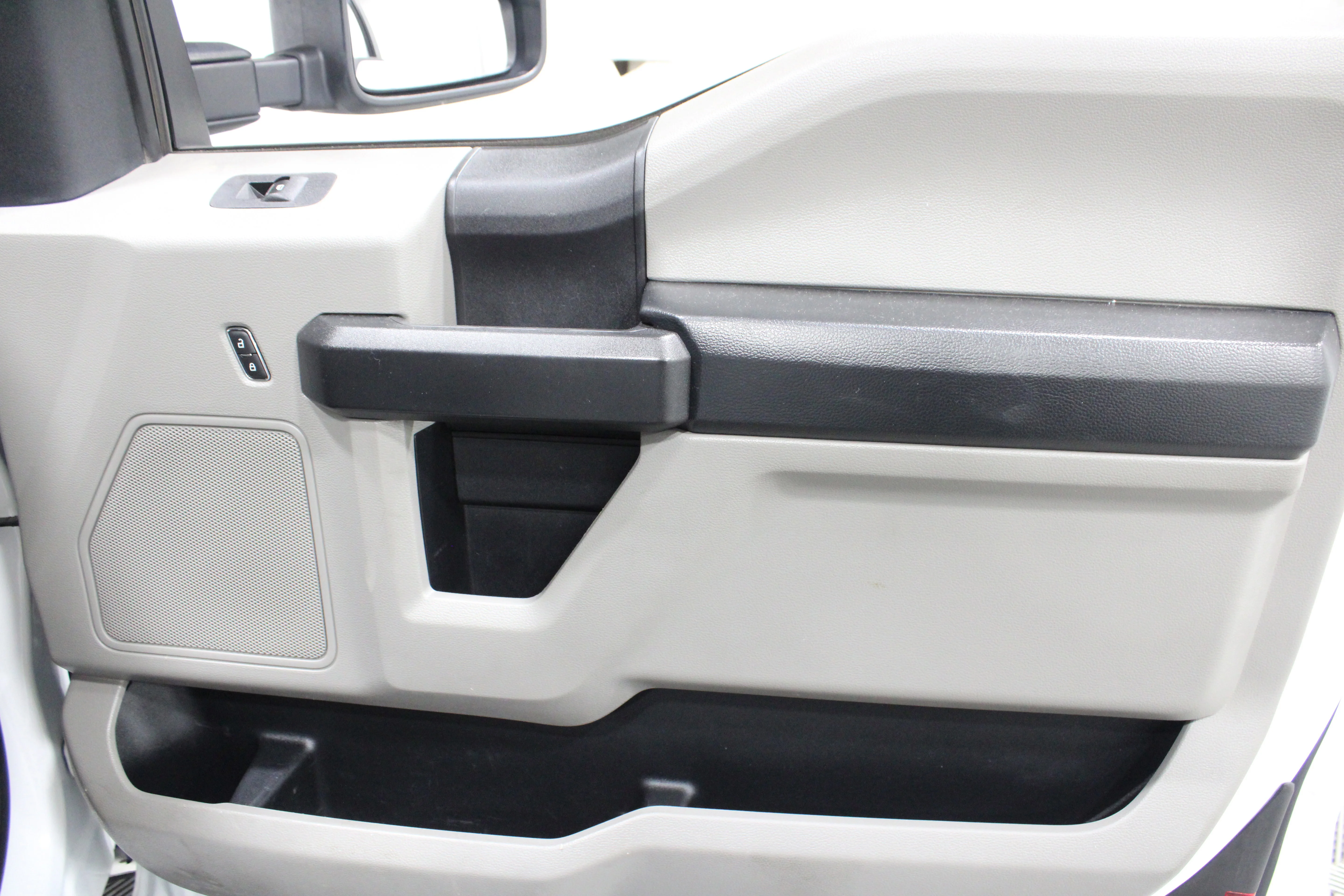 2020 Ford F-350 Super Duty Chassis Cab XL - Photo 21