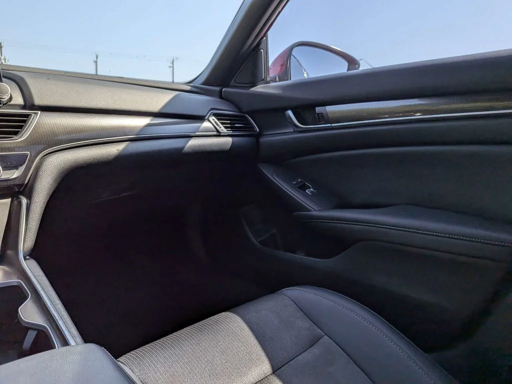 Used 2020  Honda Sport image 15